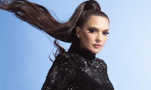ŞAMPANYA DEMET AKALIN'IN MİGRENİNİ AZDIRDI